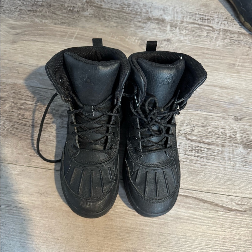 Nike Black Lace Up Women's Boots